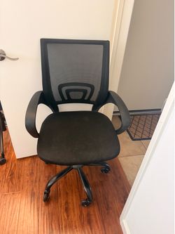 Simple Black Office Chair