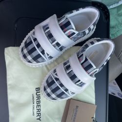 Burberry Kids' Mark Check Sneaker, Pale Blue Check 27 EU  9.5 US Little Kid