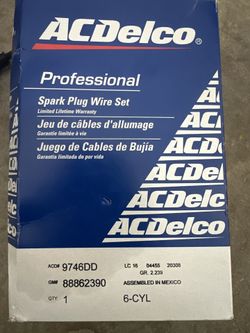 brand new set of spark plug wires for Chevy/gmc engines 4.8,5.3,6.0L engines 60 obo 