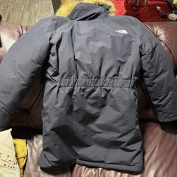 Large Woman’s North face