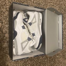 Jordan 4 Midnight Navy’s (Size 11 Men’s)