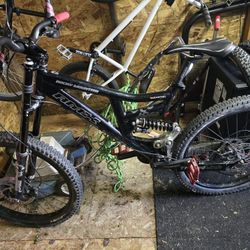 Rocky Mountain RMX  Full Suspension Downhill Bike