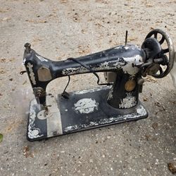 Singer Sewing Machine