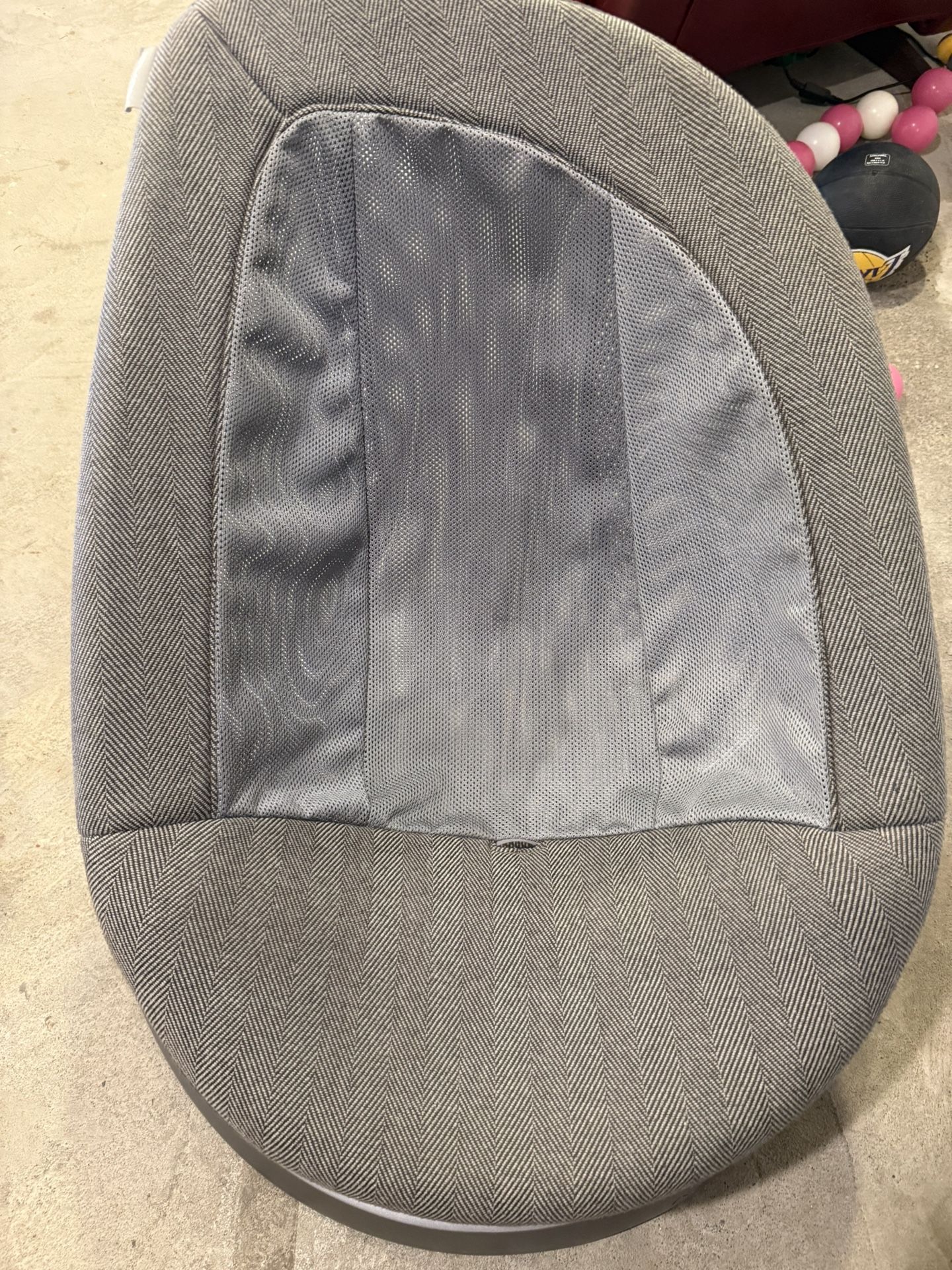 Nuna swivel seat 