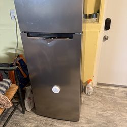 Magic chef refrigerator