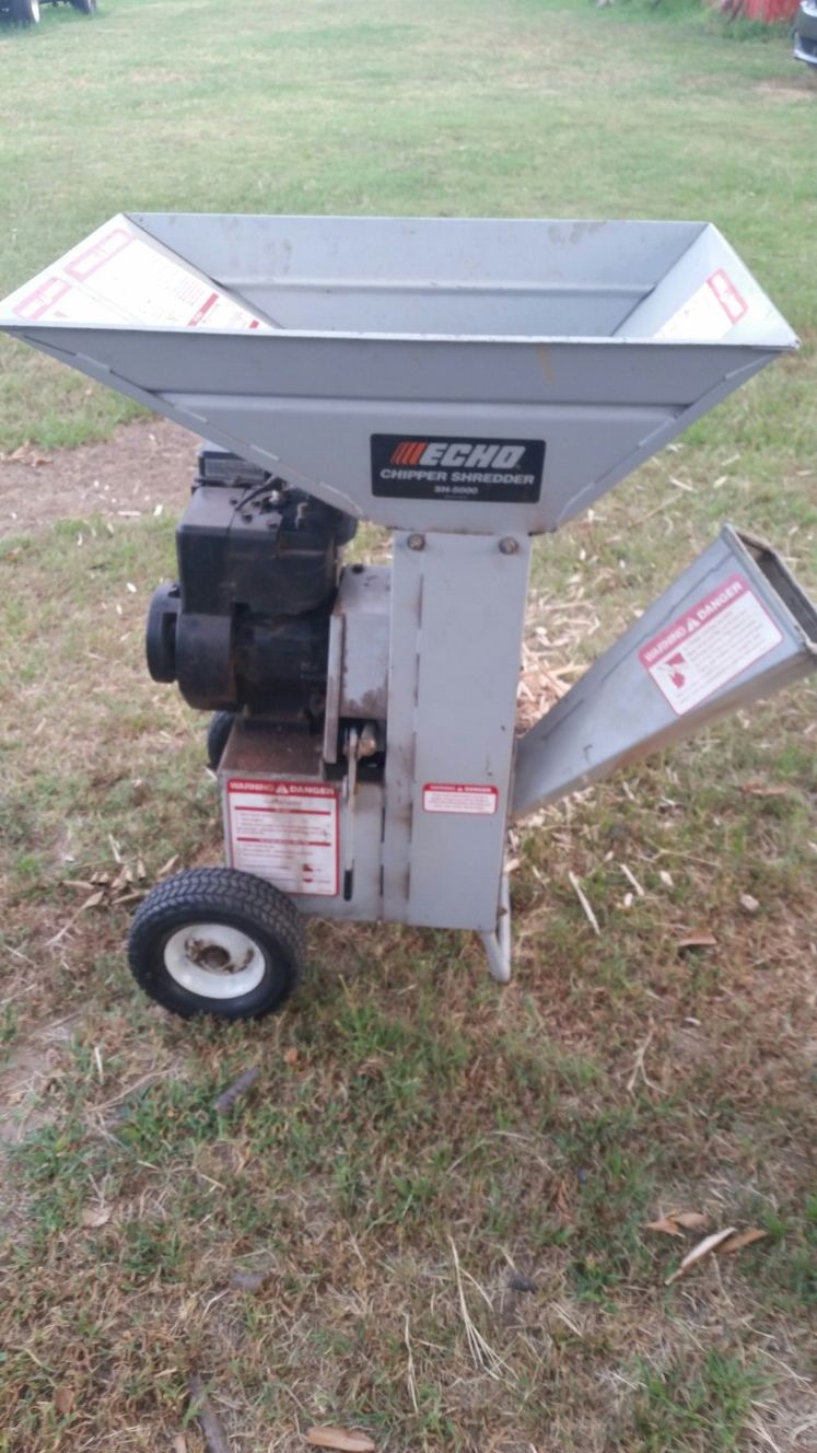 Echo chipper shredder SH-5000
