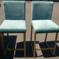 2 Bar Stools Excellent Condition Teal Color Velvet With Metal Legs 