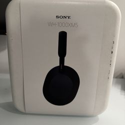 Sony XM5 Headphones