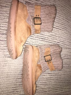 Australian UGGs LNEW size 7 only 50 Firm
