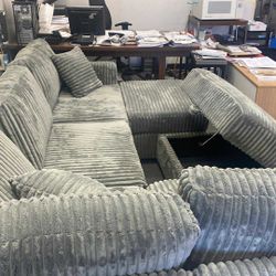 New Sectional Couch with USB and Storage Ottoman! Free Delivery 🚚! Free Assembly! 