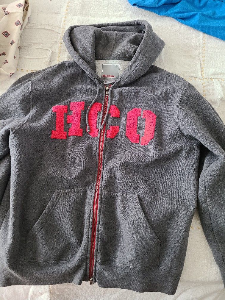 Hollister HCO Men's Sz Small Grey Red Hoodie