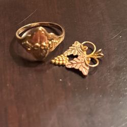 10K Black Hills Gold Ring and Pendant Set