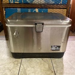 IGLOO Legacy 54 Qt Cooler with latch and Built-In Bottle Opener.
