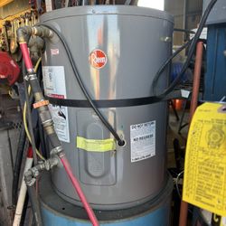 Rheem Water Heater. Little Use.