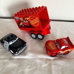 LEGO DUPLO Disney Cars Lightning McQueen Lot