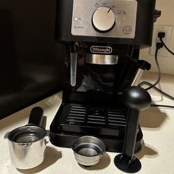 De’Longhi Espresso Machine 