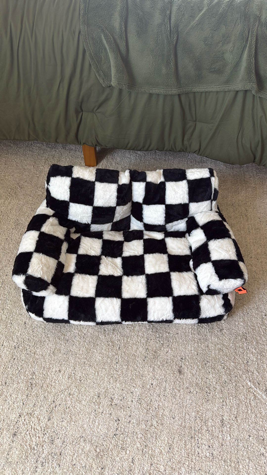 Checker Dog/Cat bed