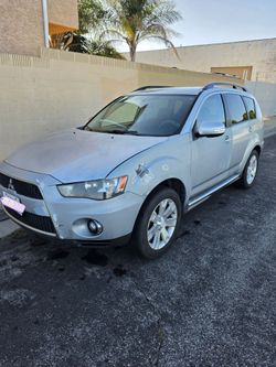 Outlander 2011 mitsubishi