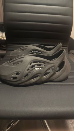 Foam Runner Onyx size 12