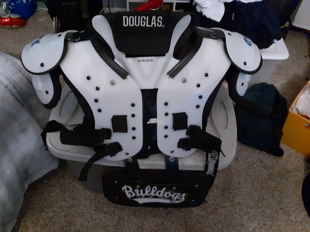 Football pads+butterfly+back plate