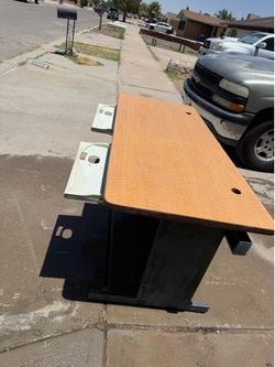 Office desk good condition