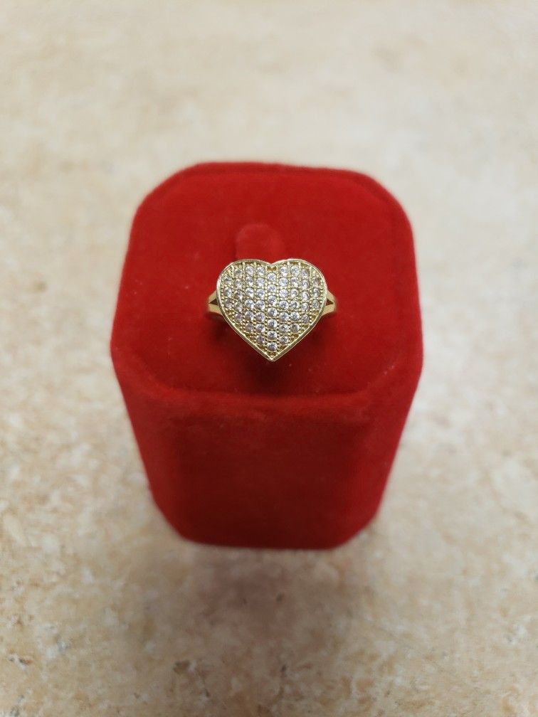10k Yellow Gold Diamond Cluster Heart Ring