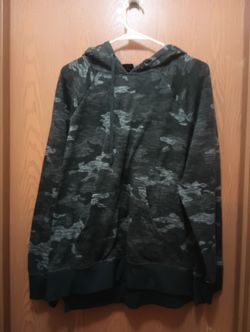 Athletics Women's Camo Hoodie Size XL