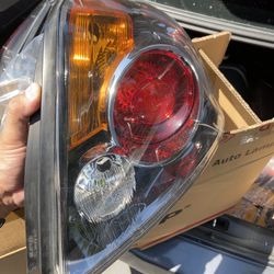 Nissan Altima 2007-2012 Right tail light(only) $20