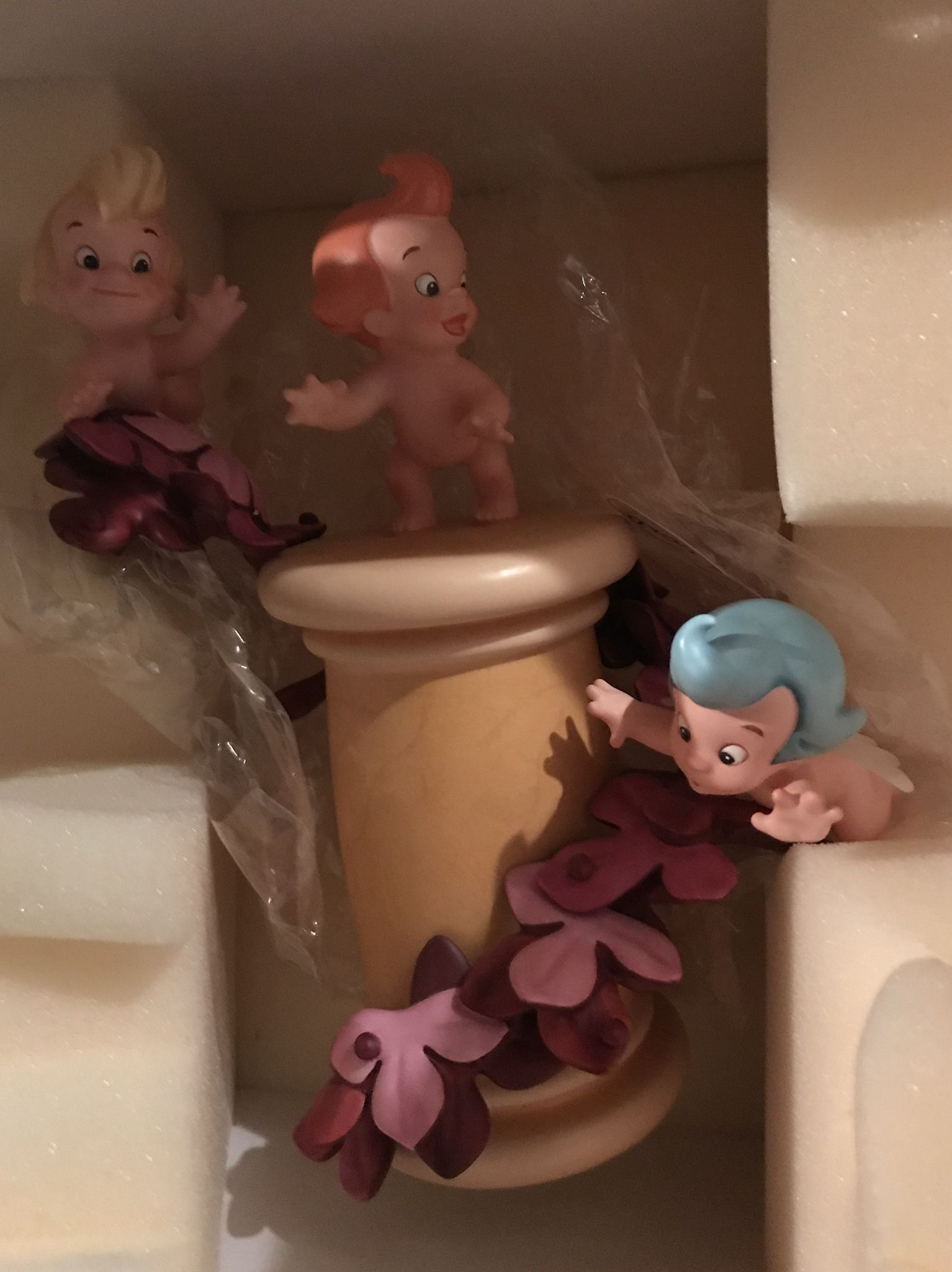Walt Disney Classic Collection Cupids On Pillar Love’s Little Helpers