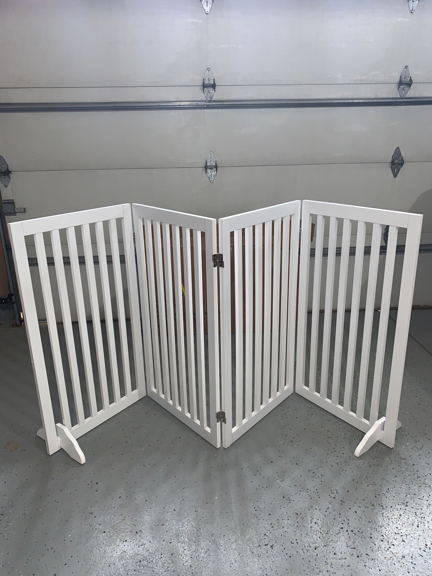 solid wood gate (20” wide, 36” tall)
