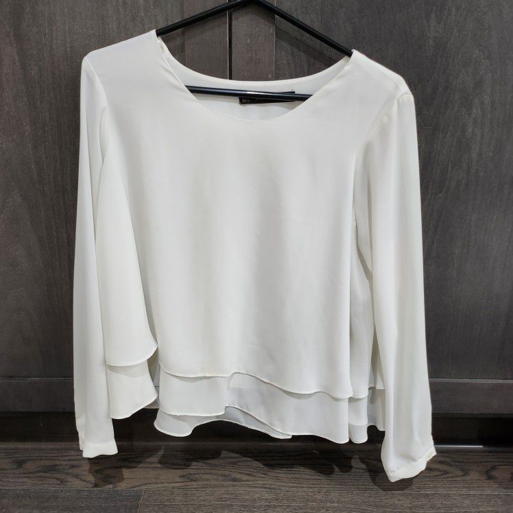 Zara Basic White Blouse for Sale in Seattle, WA - OfferUp