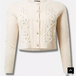 Cropped Cable Cardigan Embellished Sweater Stylish cream button-up cardigan