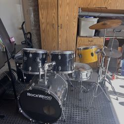 Drum set For $200 