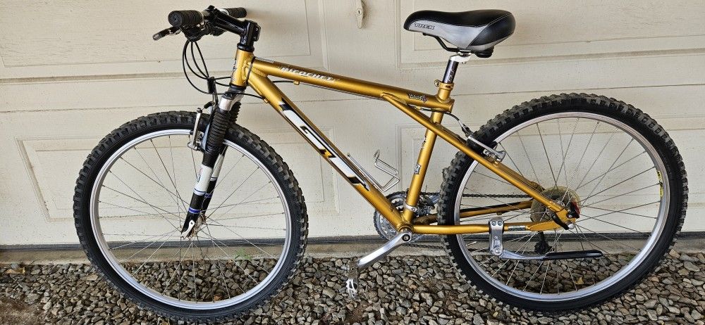 1998 GT Ricochet XC 17-in Medium Frame Mountain Bike for Sale in ...