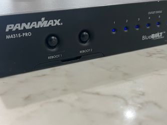 Panamax M4315-PRO Power Management Unit