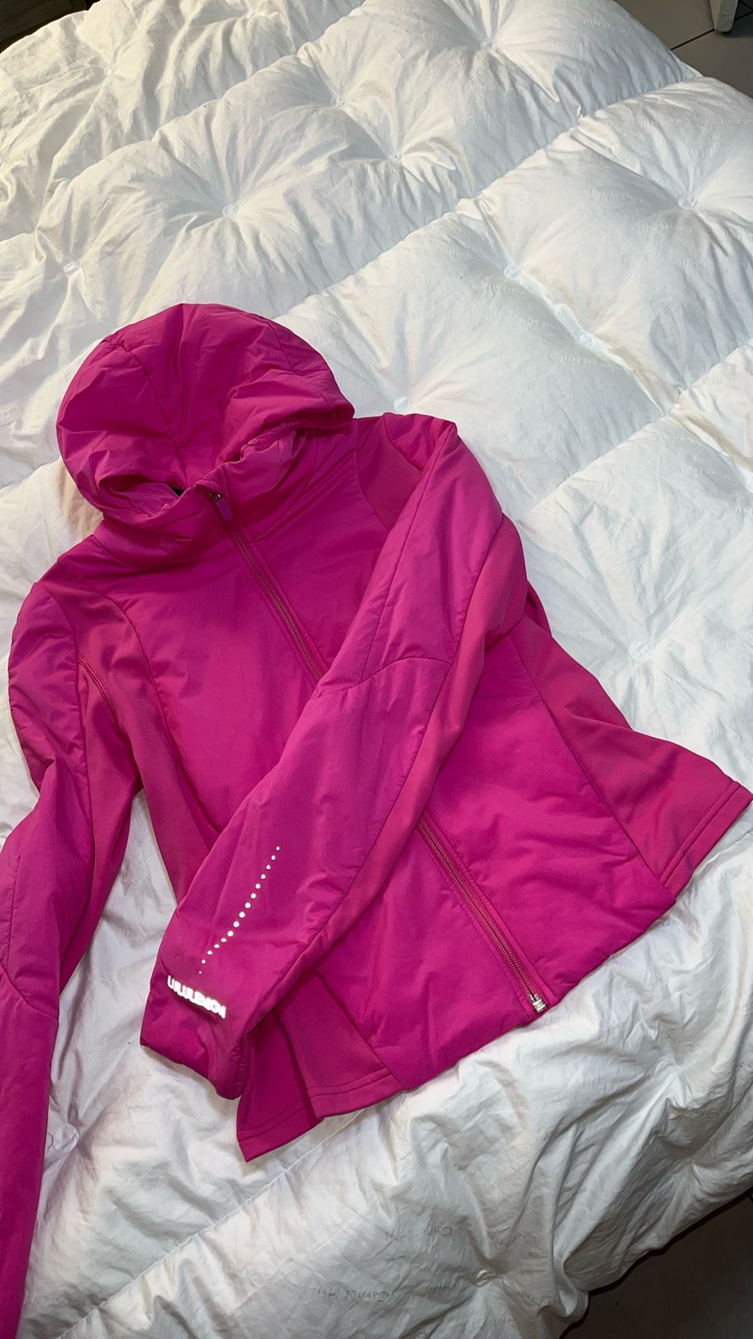 Lululemon Sonic Croped  Pink Puffer Jacket 