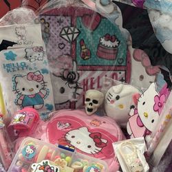 Hello Kitty Halloween Basket 