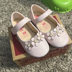 Size 5/6 Pink Girl Toddler Shoes 