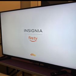 INSIGNIA 43-inch Class F30 Series LED 4K UHD Smart Fire TV with Alexa Voice Remote