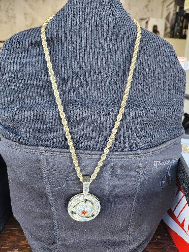 Necklace With Big Eye Pendant