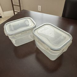 2 Plastic Storage Containers With Snap Lock Lids 
