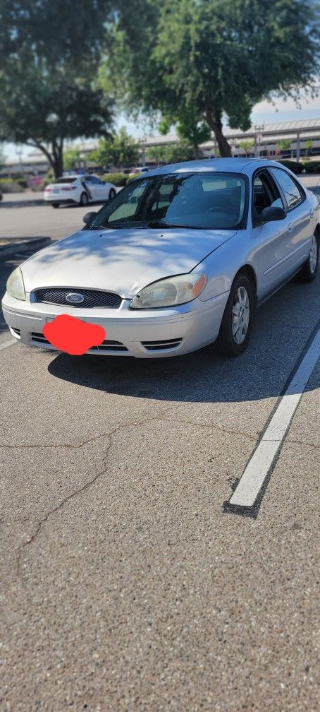 2005 Ford Taurus