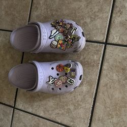 lavender crocs size 8 men