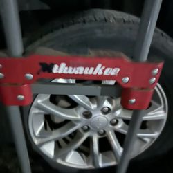 Milwaukee Dolly 