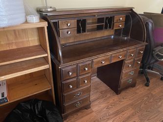solid wood desk from the 70’s!! fantastic condition