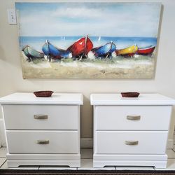 PAIR OF WHITE NIGHTSTANDS NIGHT TABLES EXCELLENT CONDITION DELIVERY AVAILABLE