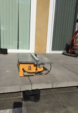 Tile Saw with brand new Diamond Blade