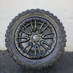 20" FUEL REBEL rims  33x12.50R20 TBB tires 