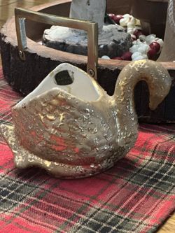 Vintage Gold Weeping Swan