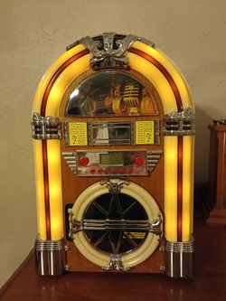 Jukebox tabletop, CD Player, AM FM Radio